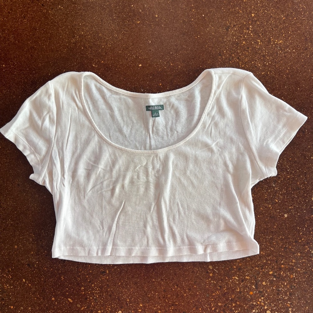 White cotton crop top tee shirt